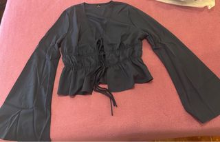 Blusa azul marino manga acampanada