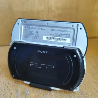 Sony PSP Go + Pantalla adicional