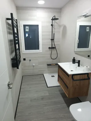 Realizo todo tipo de reformas en casas