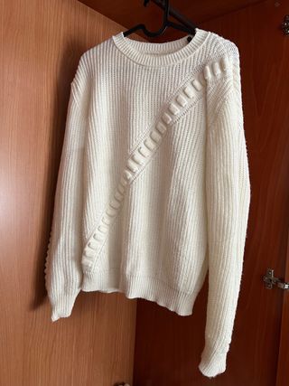 Jersey blanco tejido con detalle
