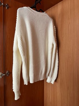 Jersey blanco tejido con detalle