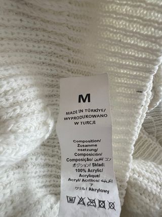 Jersey blanco tejido con detalle