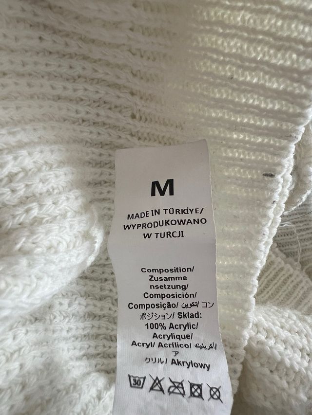 Jersey blanco tejido con detalle