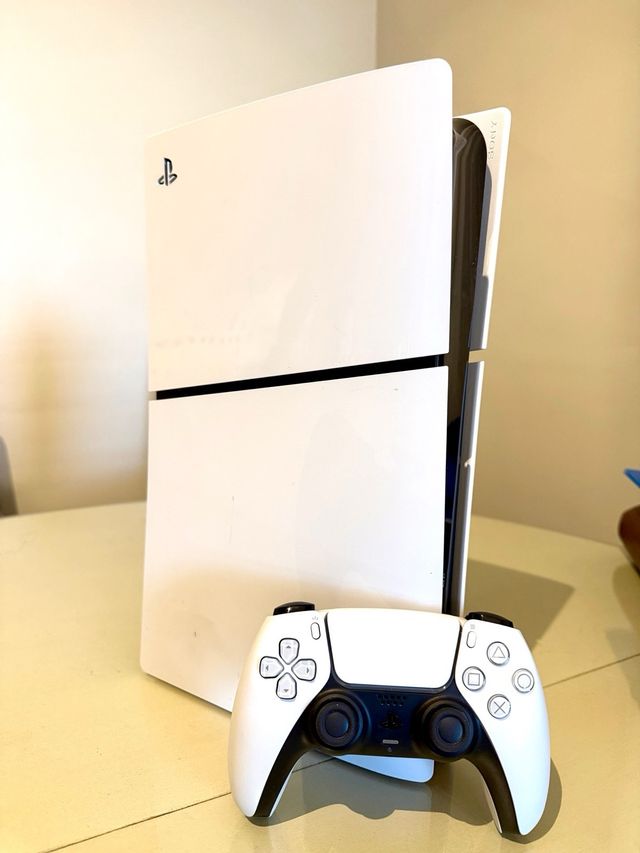 PlayStation 5 Digital 1T + FIFA 25