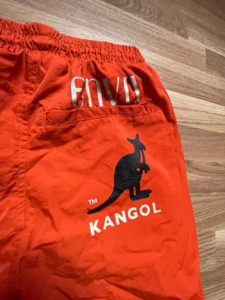 Pantalones parachute retro Kangol talla XS