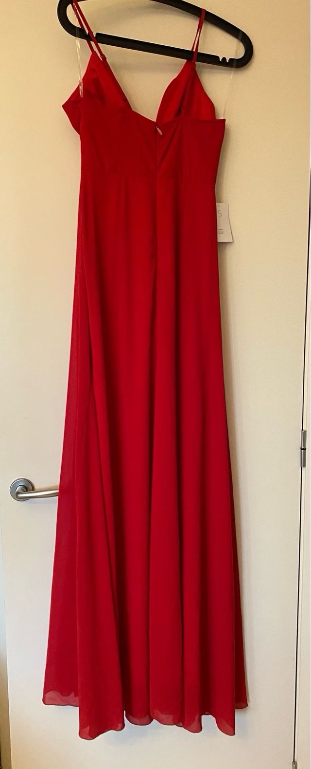 Vestido rojo largo escote y abertura pierna NUEVO