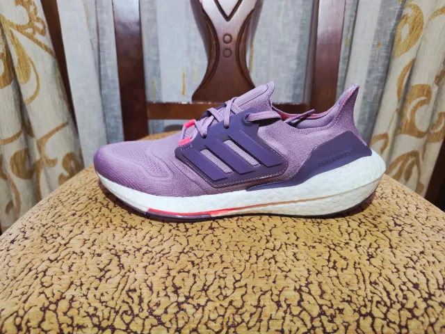 Adidas Ultraboost 22 Moradas n42 como nuevas