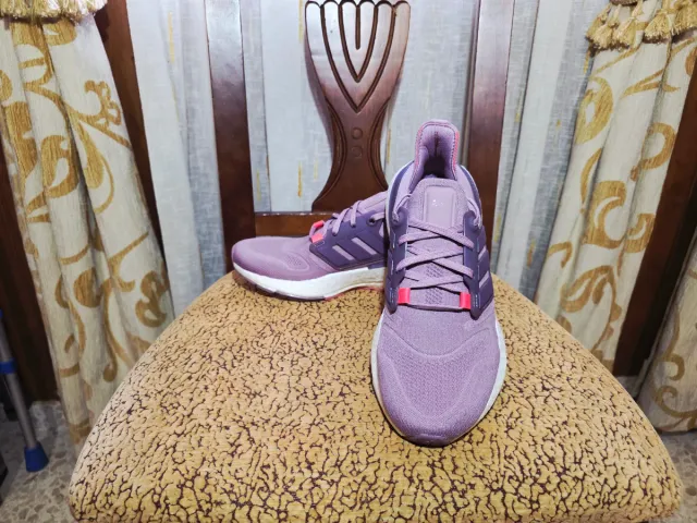 Adidas Ultraboost 22 Moradas n42 como nuevas