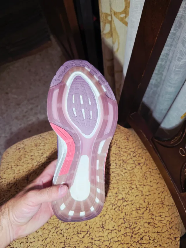 Adidas Ultraboost 22 Moradas n42 como nuevas