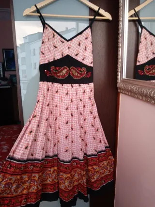 Vestido mujer estampado con bordado