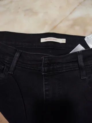 Pantalón Levi Strauss 710 Super Skinny Talla 33/30