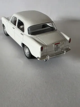 Alfa Romeo Giulietta Ti 1935 escala 1:24
