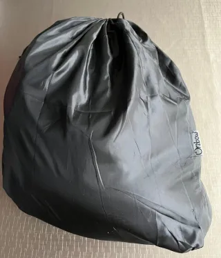 Saco de cochecito Orzbow gris con pelo negro