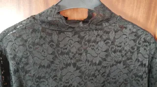 Camiseta de encaje negra