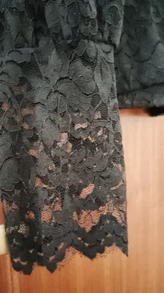 Camiseta de encaje negra