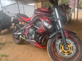 Kawasaki ER6N 2010 Roja