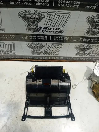 Pantalla Toyota avensis 05