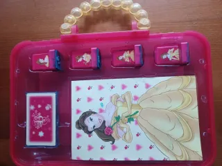 Valigetta Belle Disney con pennarelli e timbri