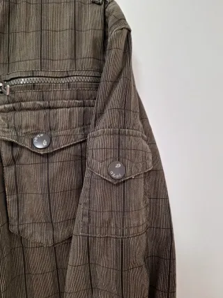 Chaqueta verde militar con bolsillos