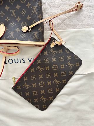 Louis Vuitton Marrón y Roja