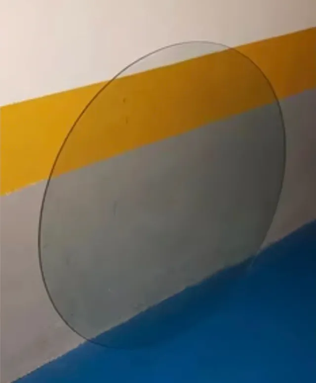 Cristalleria e tessuto per tavolino camilla