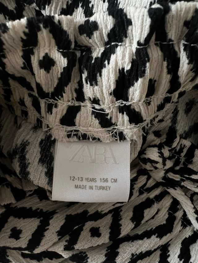 Pantalón largo estampado Zara sin usar