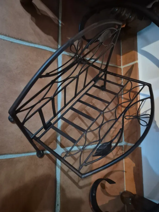 Portariviste in ferro battuto artigianale