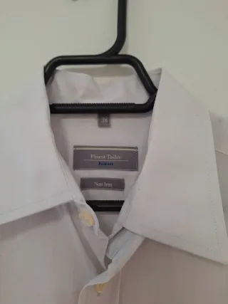 Camisa de vestir blanca