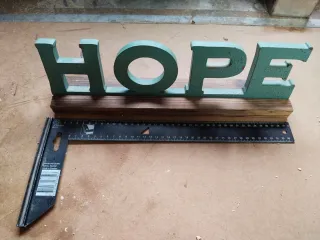 Letrero decorativo HOPE de madera