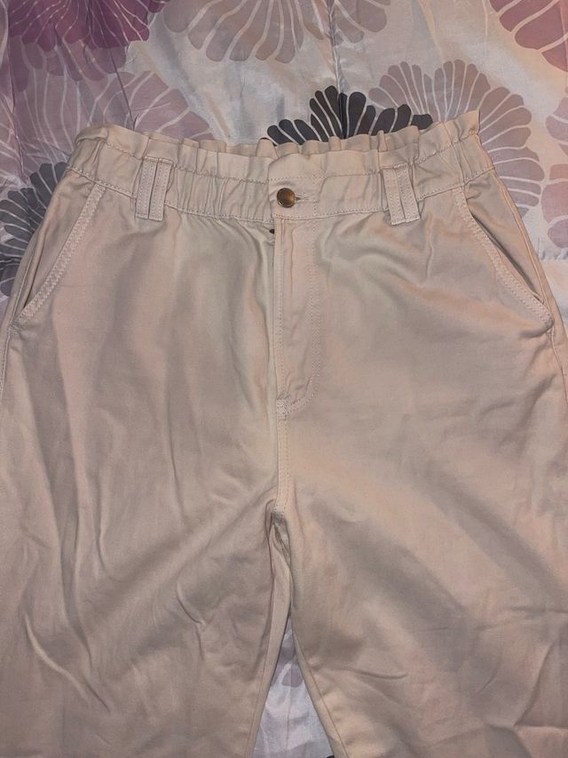 Pantaloni beige con cintura elastica