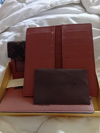 Louis Vuitton Cartera y Tarjetero Marrón