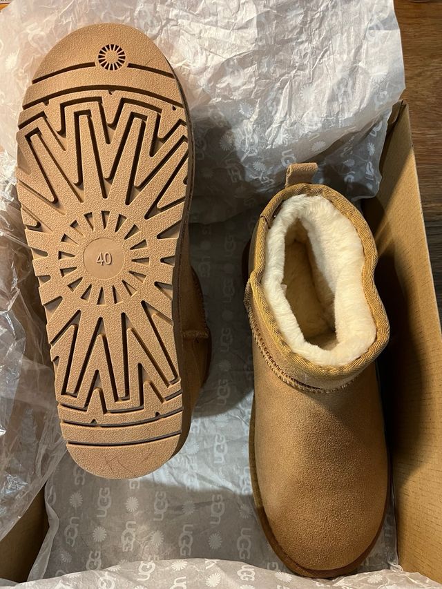 UGG. Botines Talla 39-40. Marrones