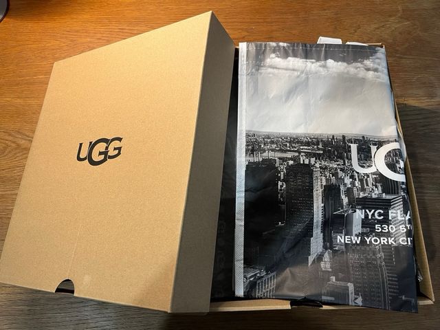 UGG. Botines Talla 39-40. Marrones