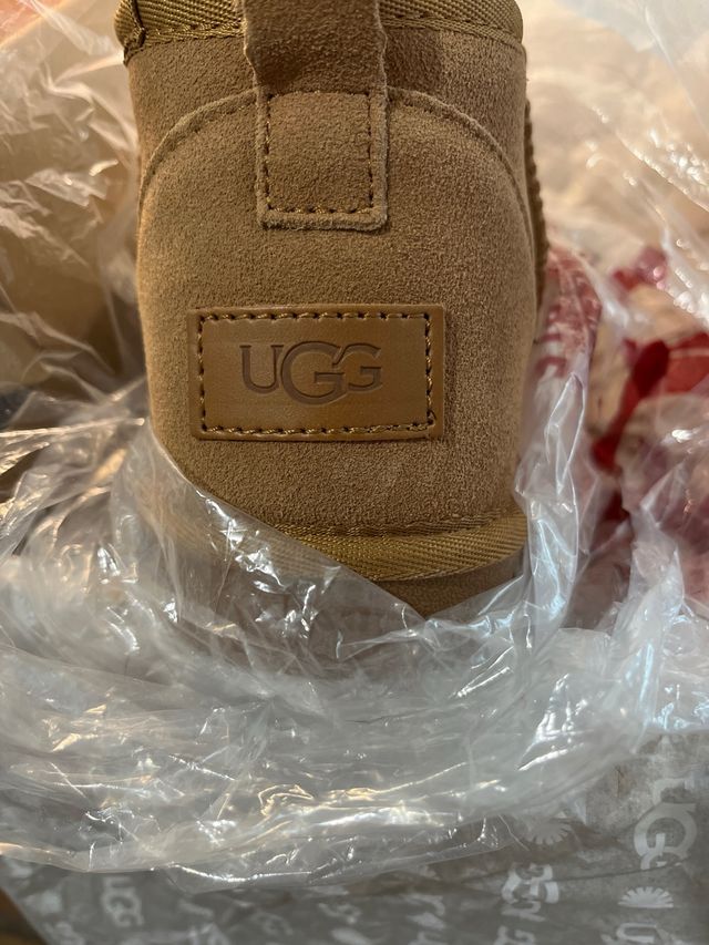 UGG. Botines Talla 39-40. Marrones