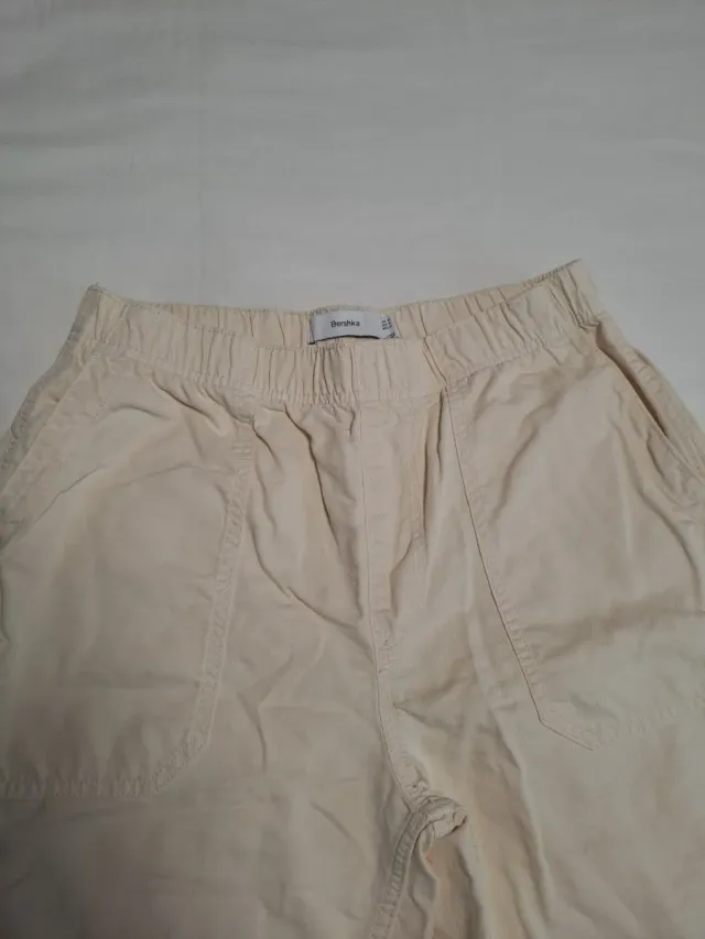Pantalones cortos Bershka beige