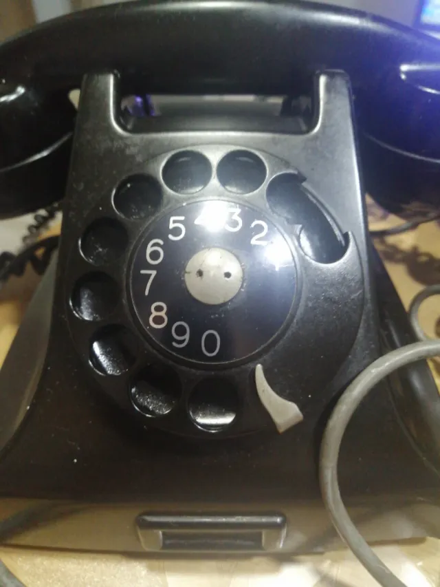 Telefono vintage in bakelite