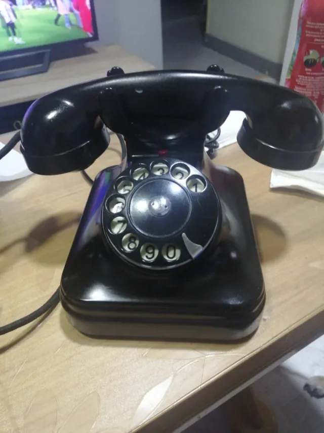 Telefono vintage in bakelite