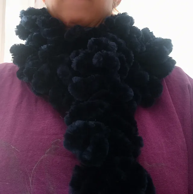 Bufanda de pelo azul