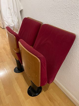 Taburetes vintage de teatro rojos de los años 70s