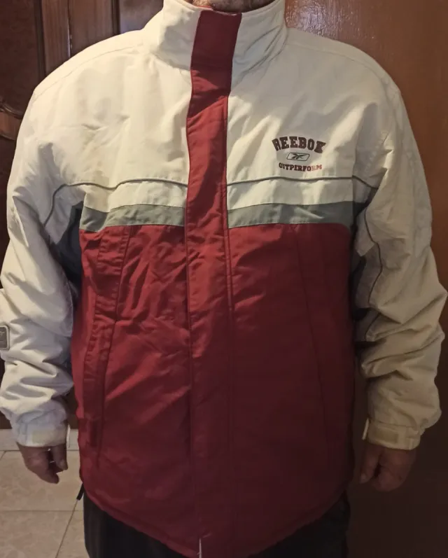 Cazadora Reebok Deportiva