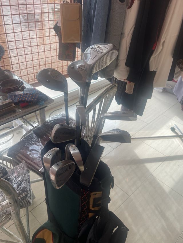 Bolsa y palos de golf completos