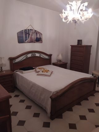 Camera matrimoniale in legno massiccio