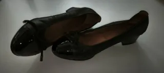 Sabrinas negras piel de hispanistas con tacón de 4