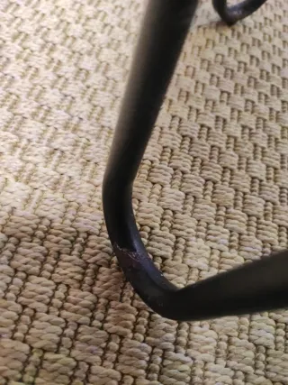 Reposapiés pelo negro / taburete decorativo