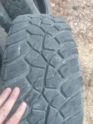 Neumáticos 4x4 buen estado 265/70/r17 grabel x3