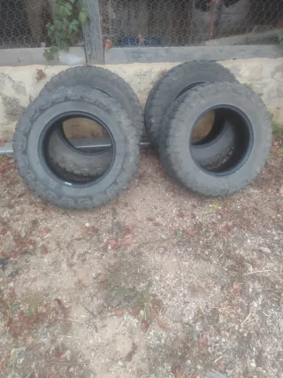 Neumáticos 4x4 buen estado 265/70/r17 grabel x3