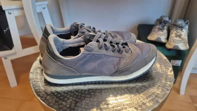 Zapatillas Scalpers grises y beige