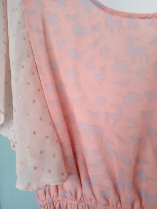 Vestido rosa con estampado de animales