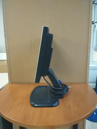 Monitor HP 1740 Plata y Negro