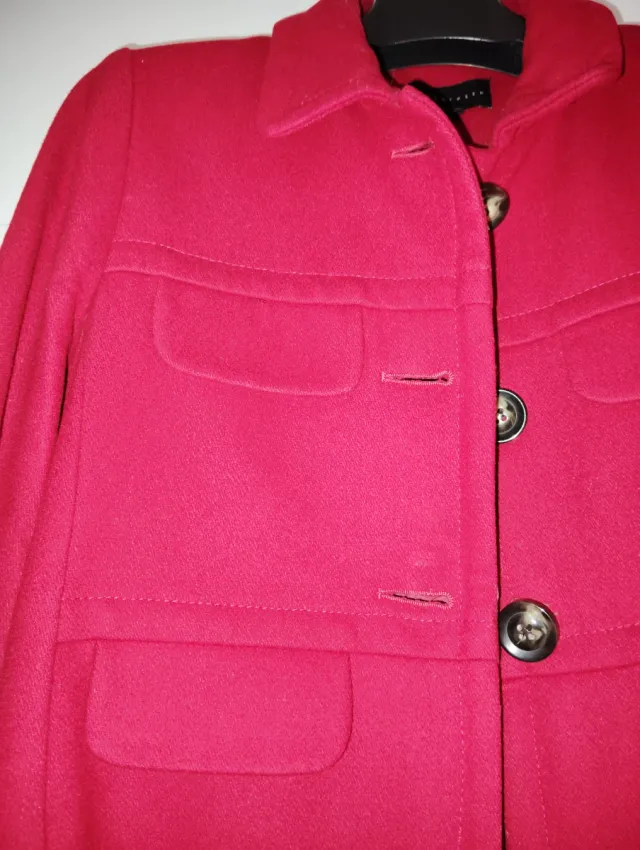 Abrigo rojo tintoreto